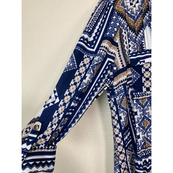 SOLD💙Cocomo Top Women Size Large Blue White Geometric Blouse Stretch 3/4 Sleeves - Picture 12 of 16
